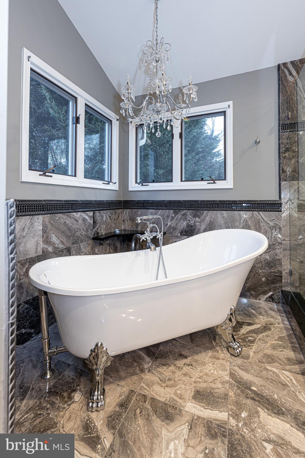 CROSSPOINTE - Residential