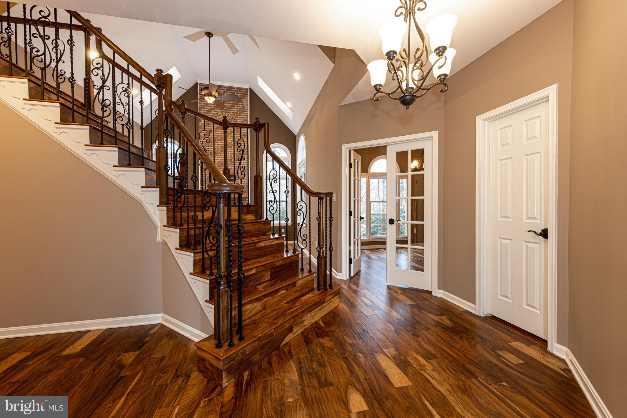 CROSSPOINTE - Residential