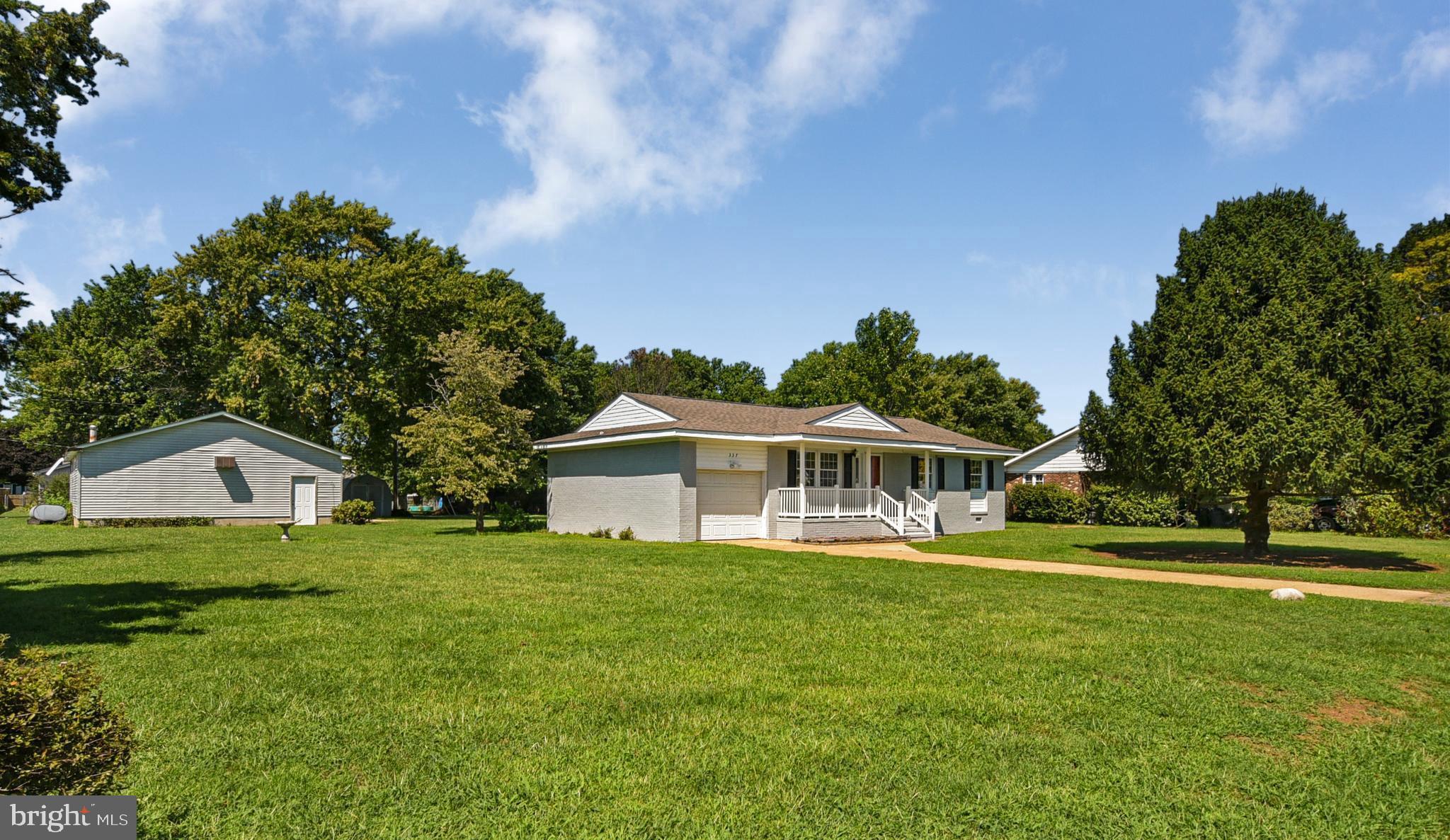 BLUFF POINT - Residential