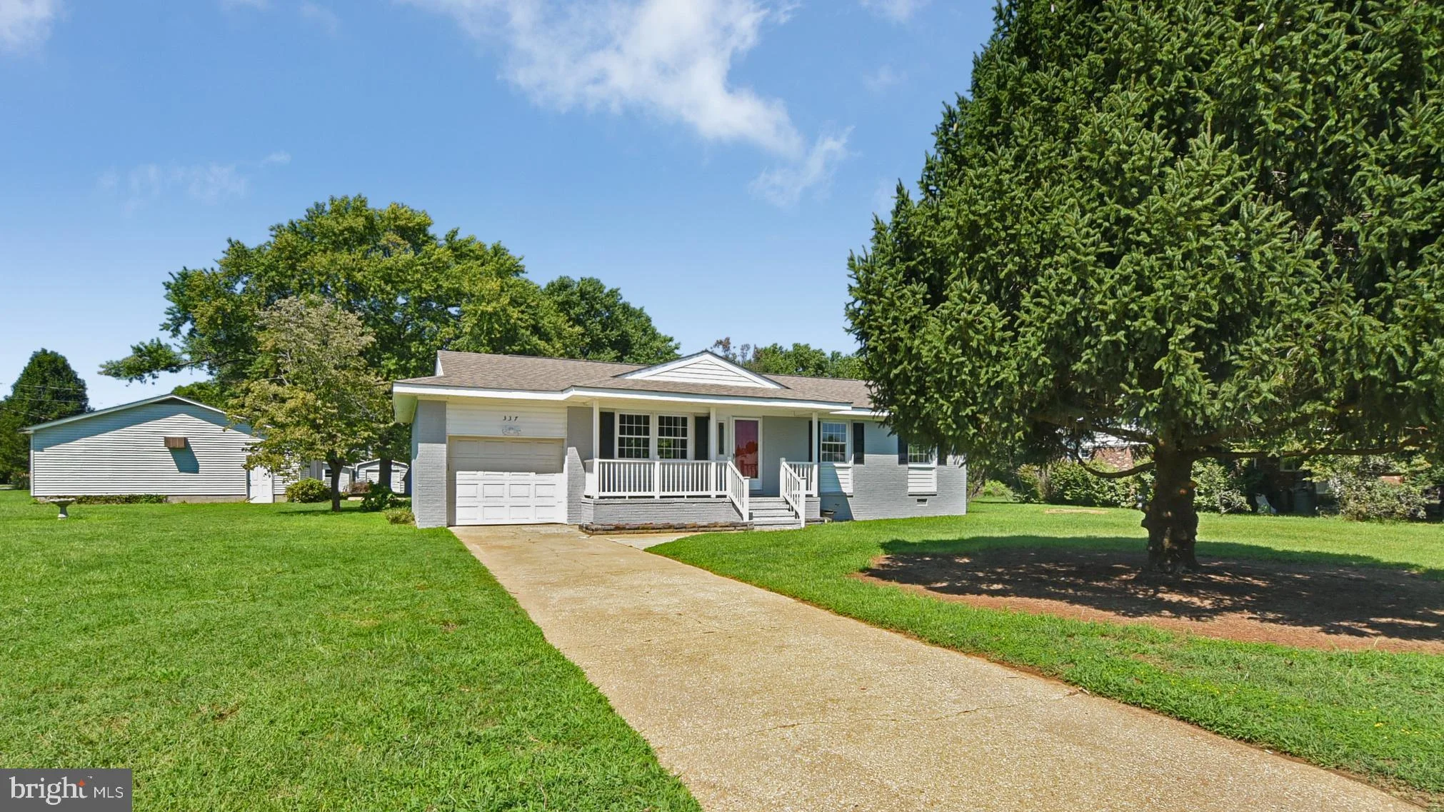 337 Santa Maria Ave, Colonial Beach, VA 22443