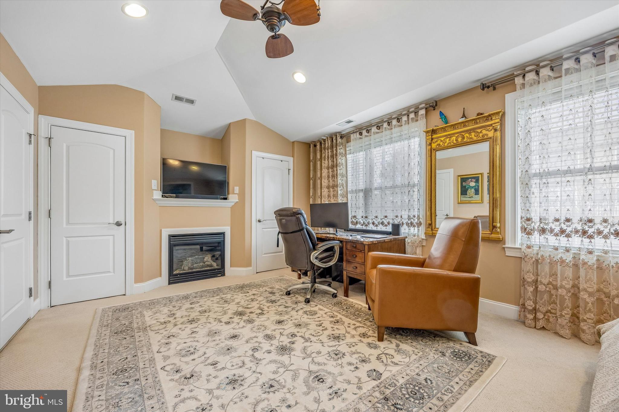 DEARNLEY PARK - Residential