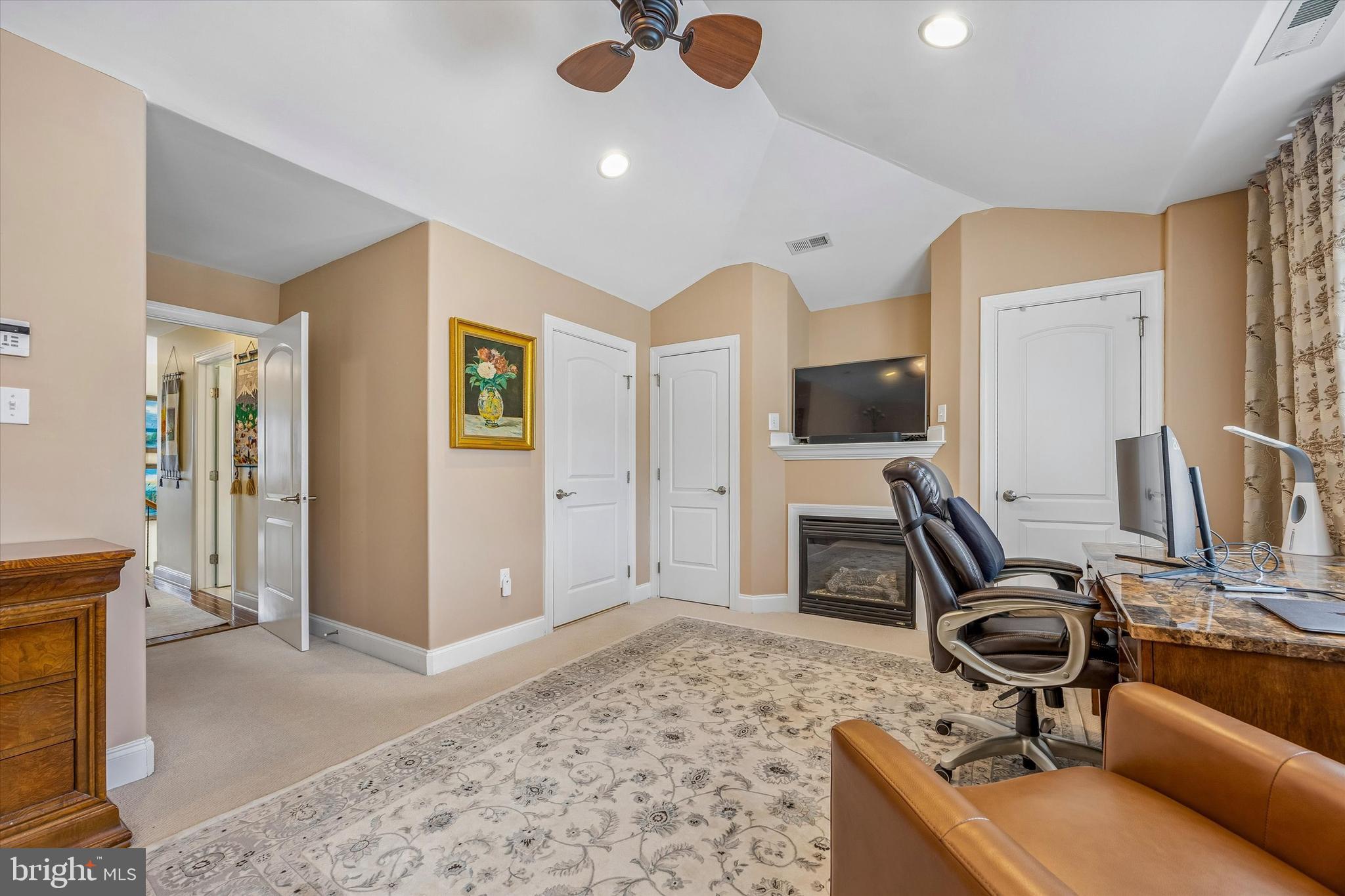 DEARNLEY PARK - Residential