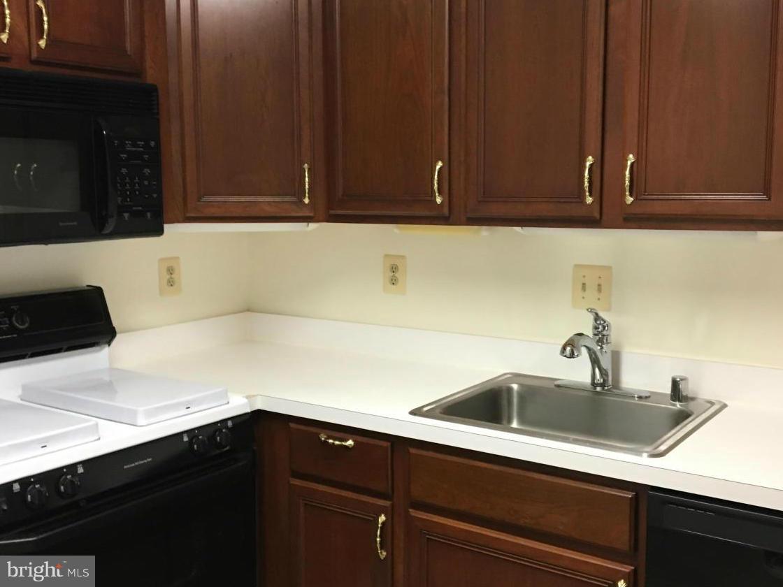 GATEWAY COMMERCE CENTER - Residential