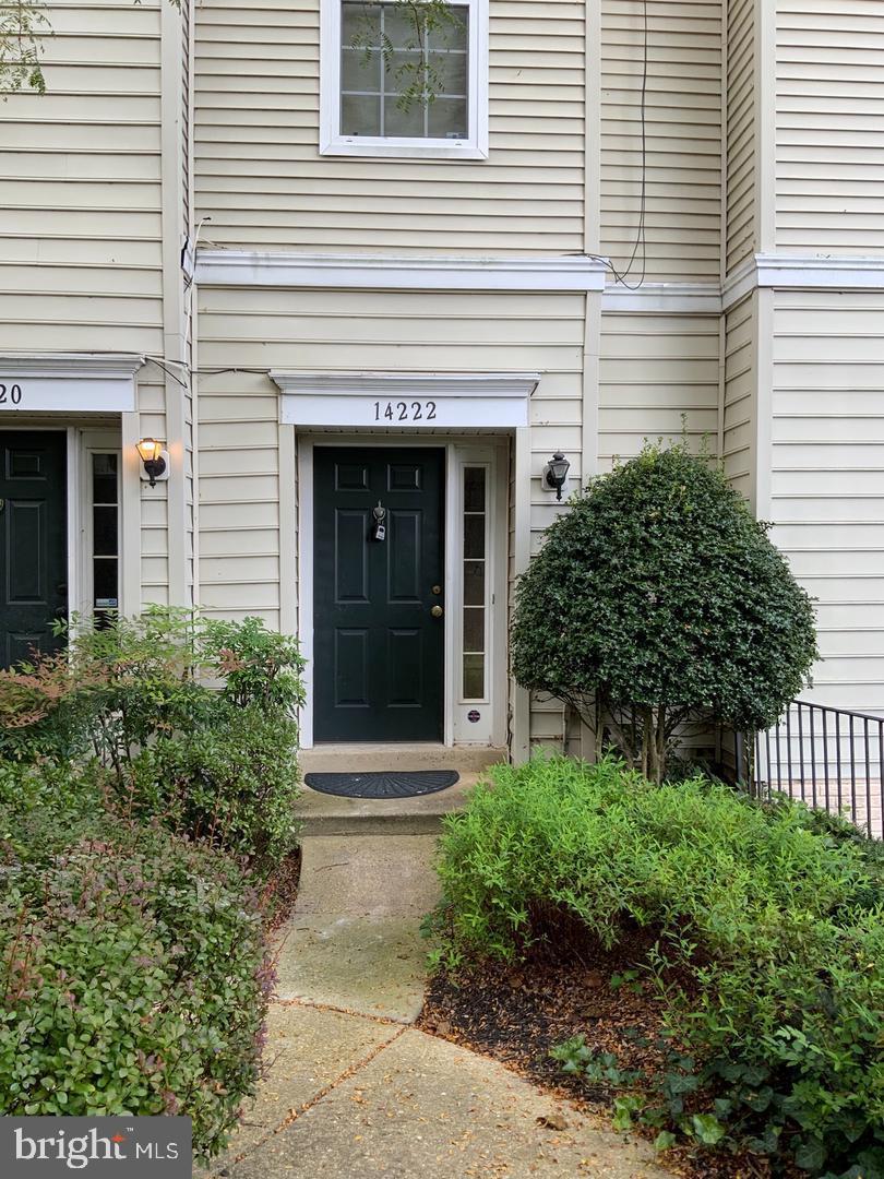 HAMPSHIRE HALL - Residential Lease