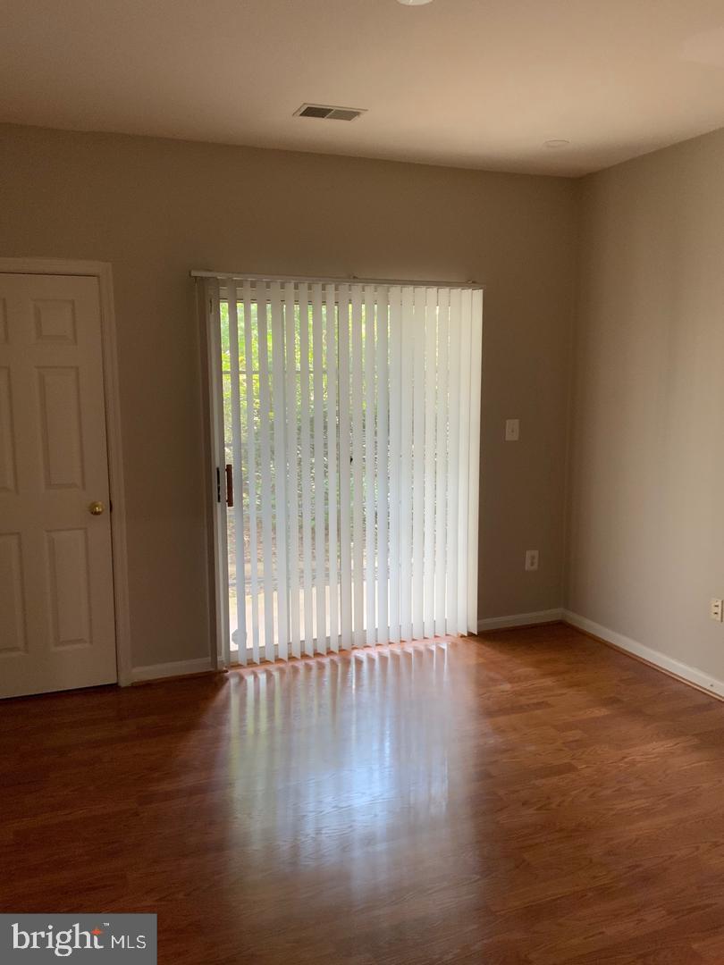 HAMPSHIRE HALL - Residential Lease