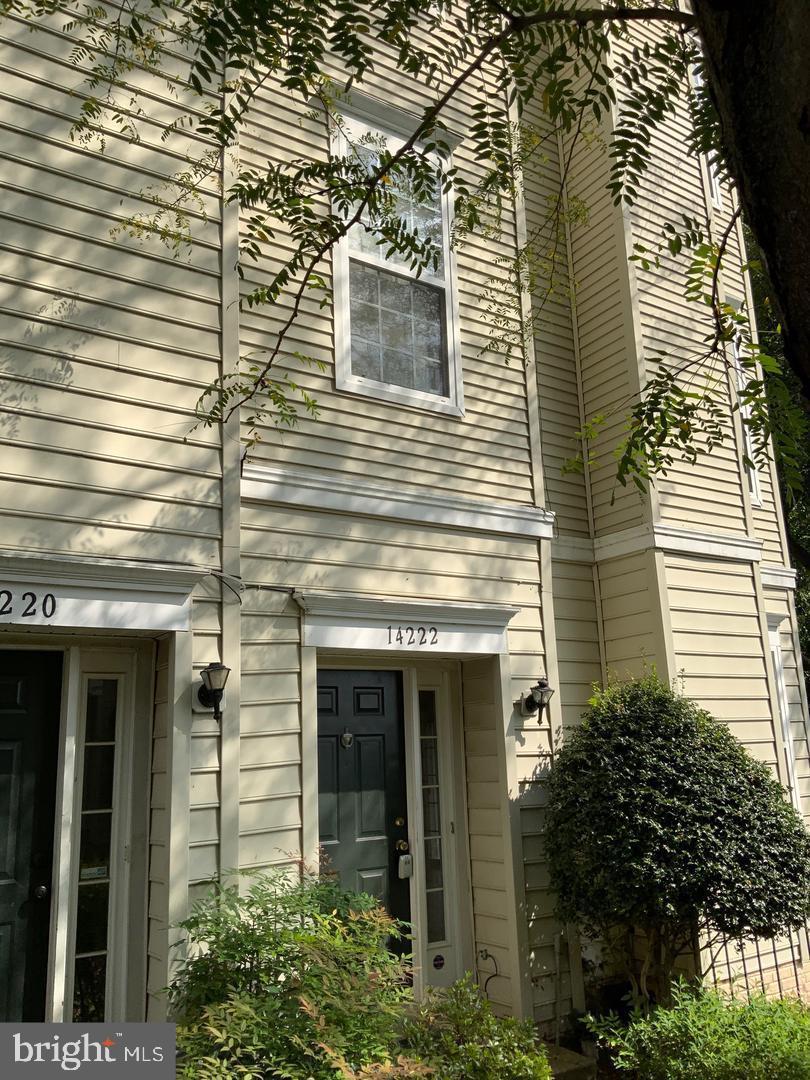 HAMPSHIRE HALL - Residential Lease