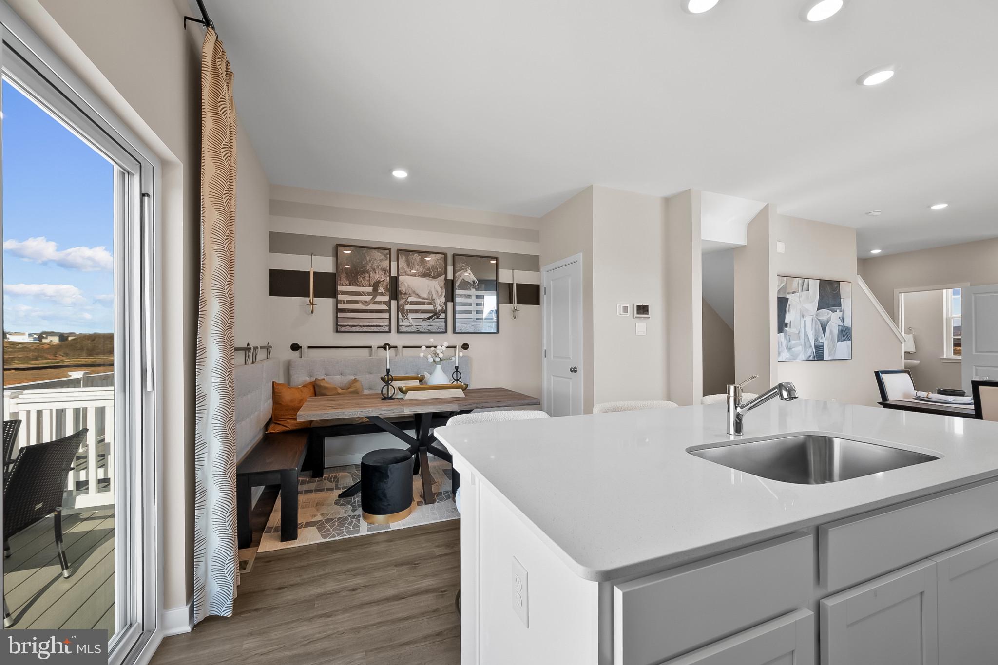 RIVERPOINTE - Residential