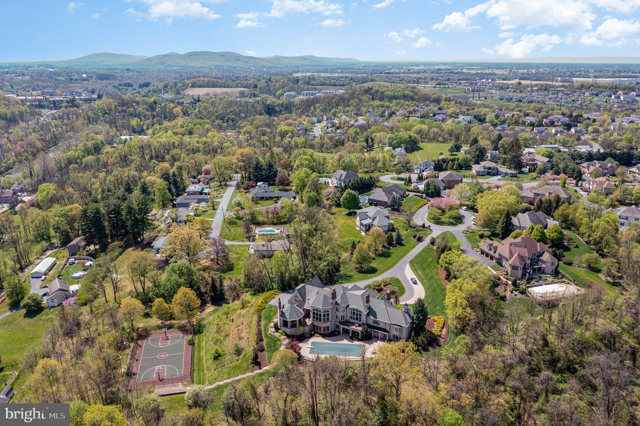 WITNEY RIDGE - Residential