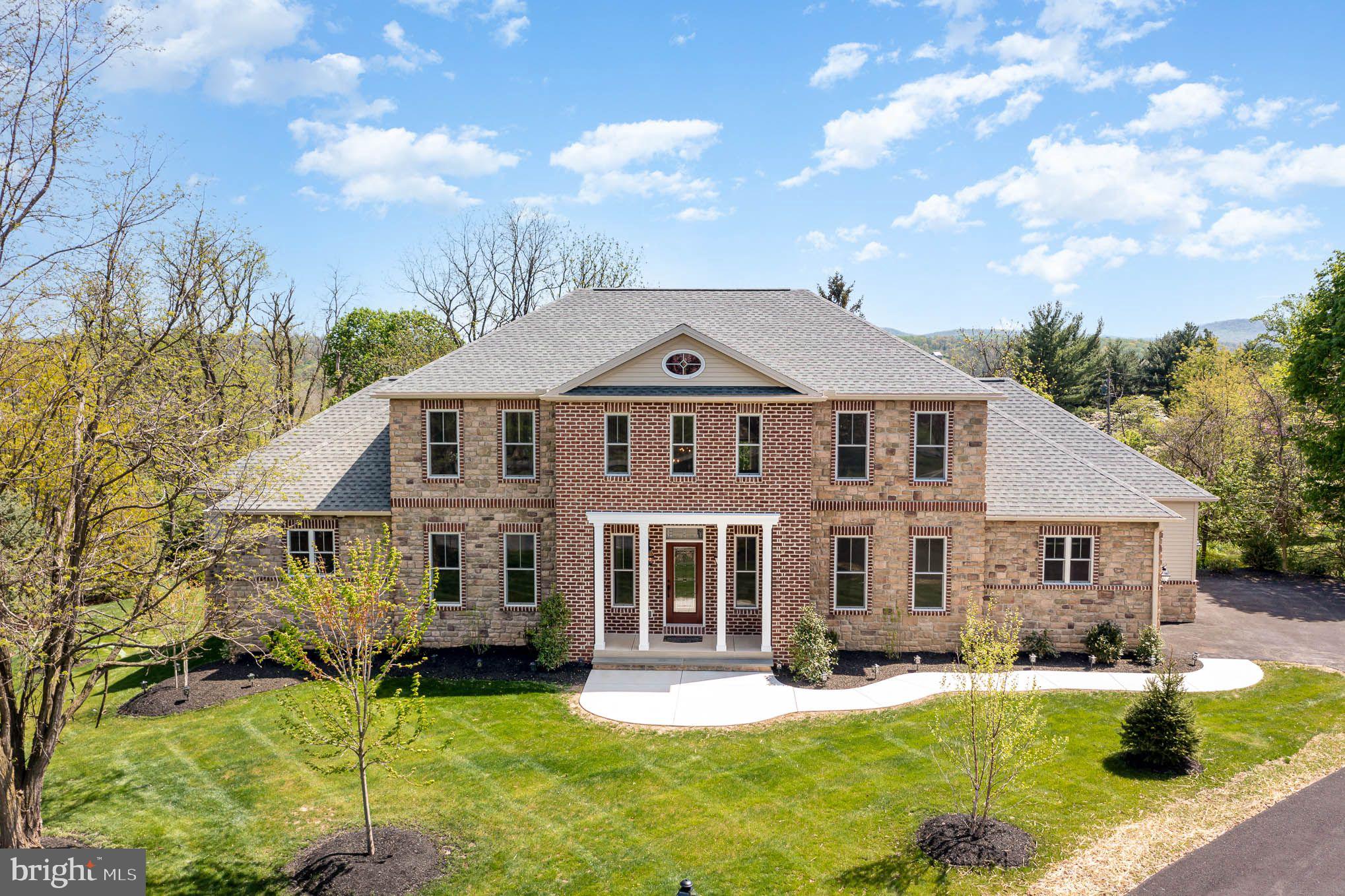 WITNEY RIDGE - Residential