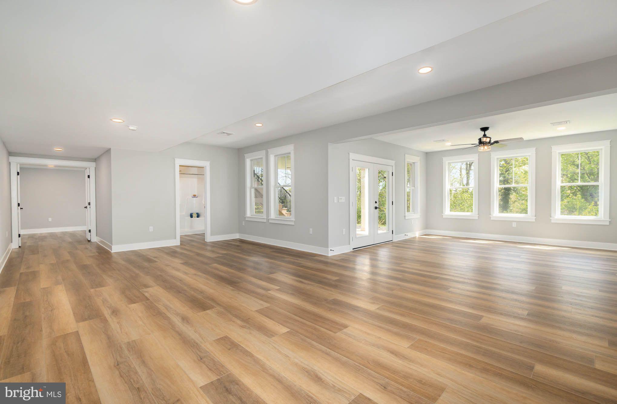 WITNEY RIDGE - Residential