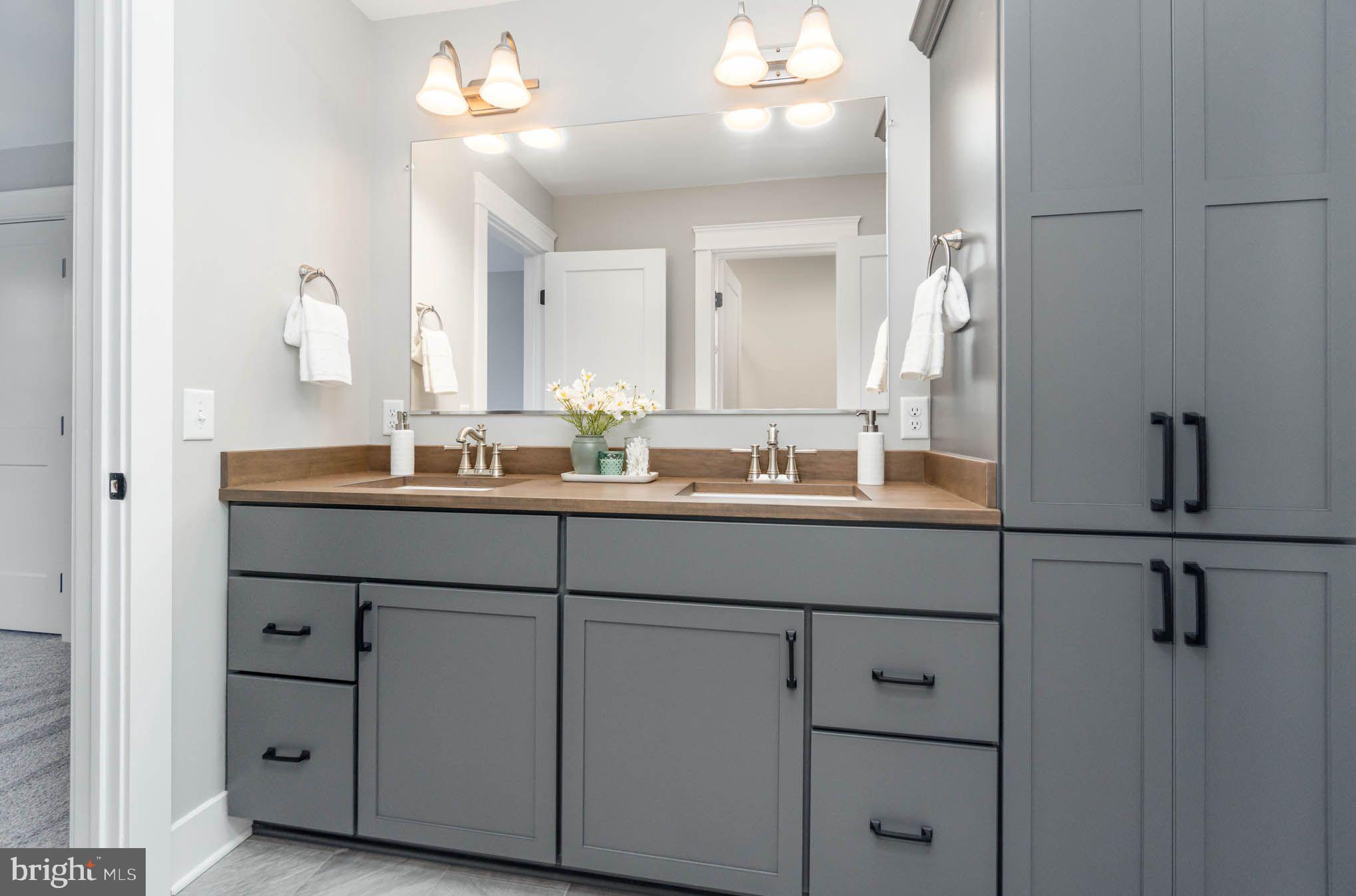 WITNEY RIDGE - Residential