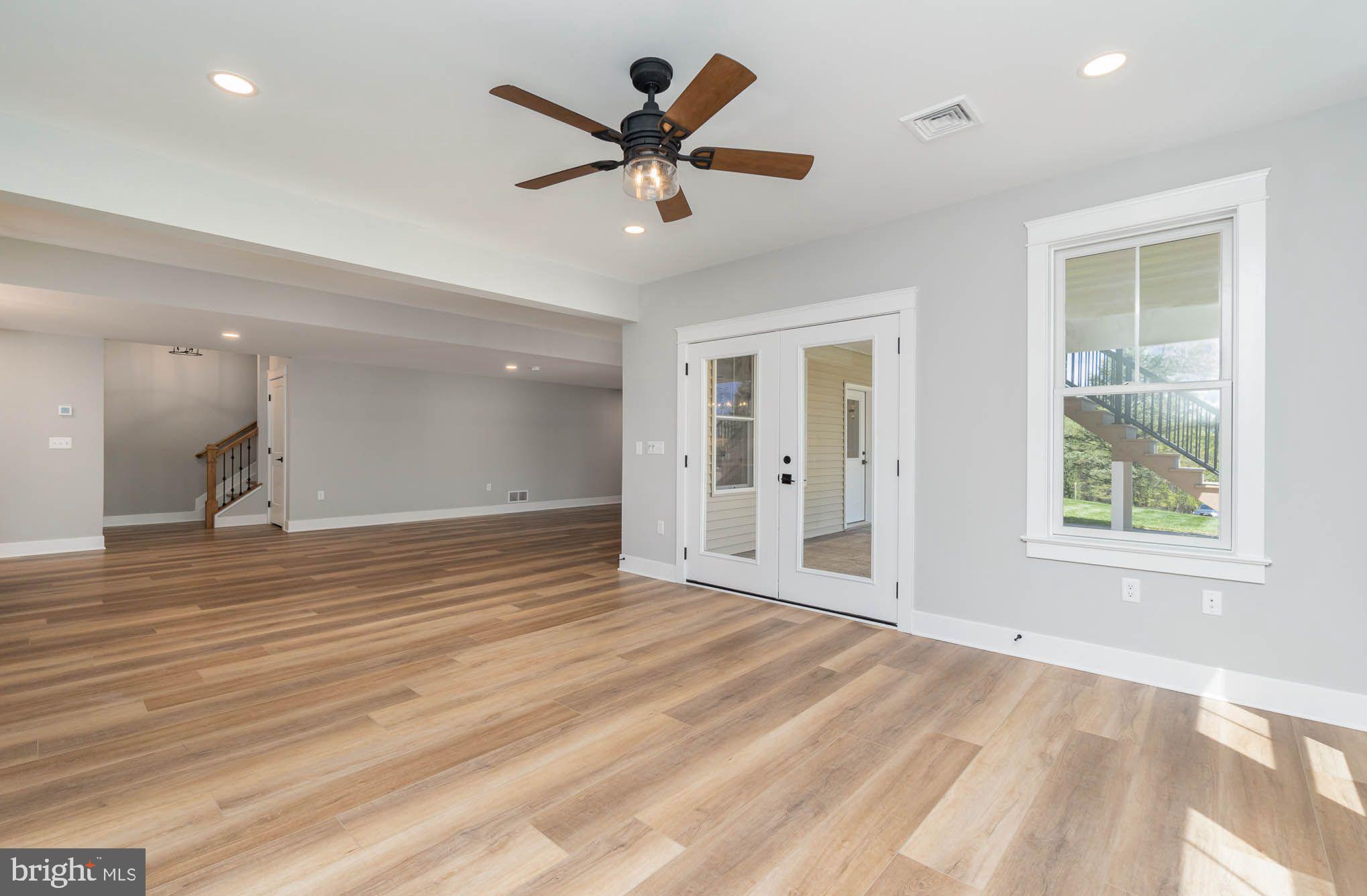 WITNEY RIDGE - Residential