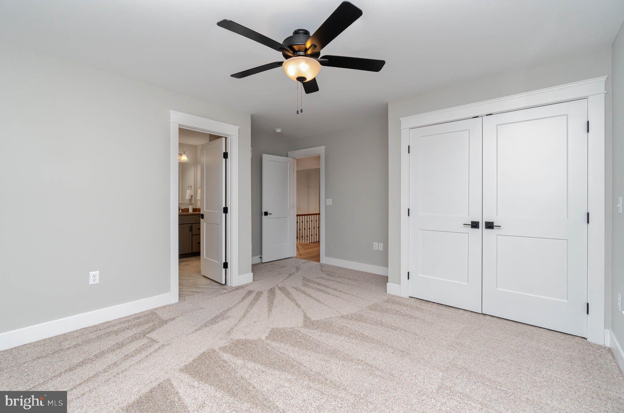 WITNEY RIDGE - Residential