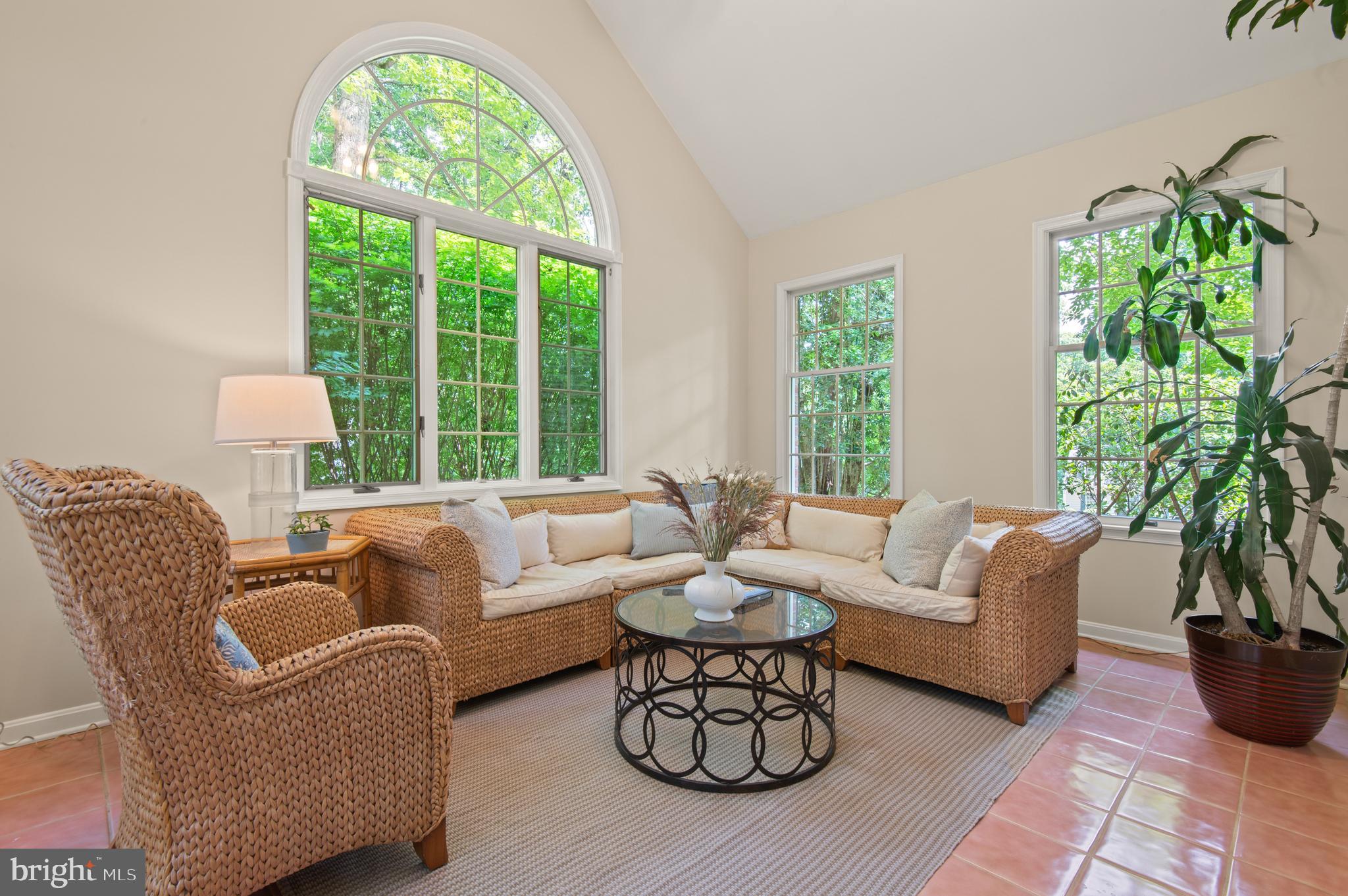 HENDERSON HILL - Residential