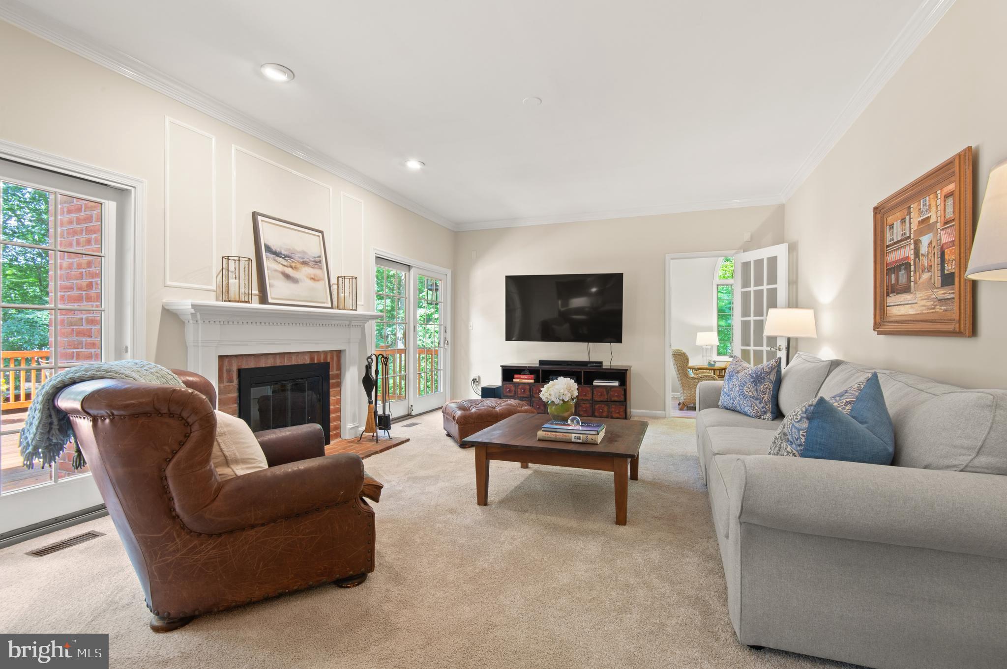 HENDERSON HILL - Residential