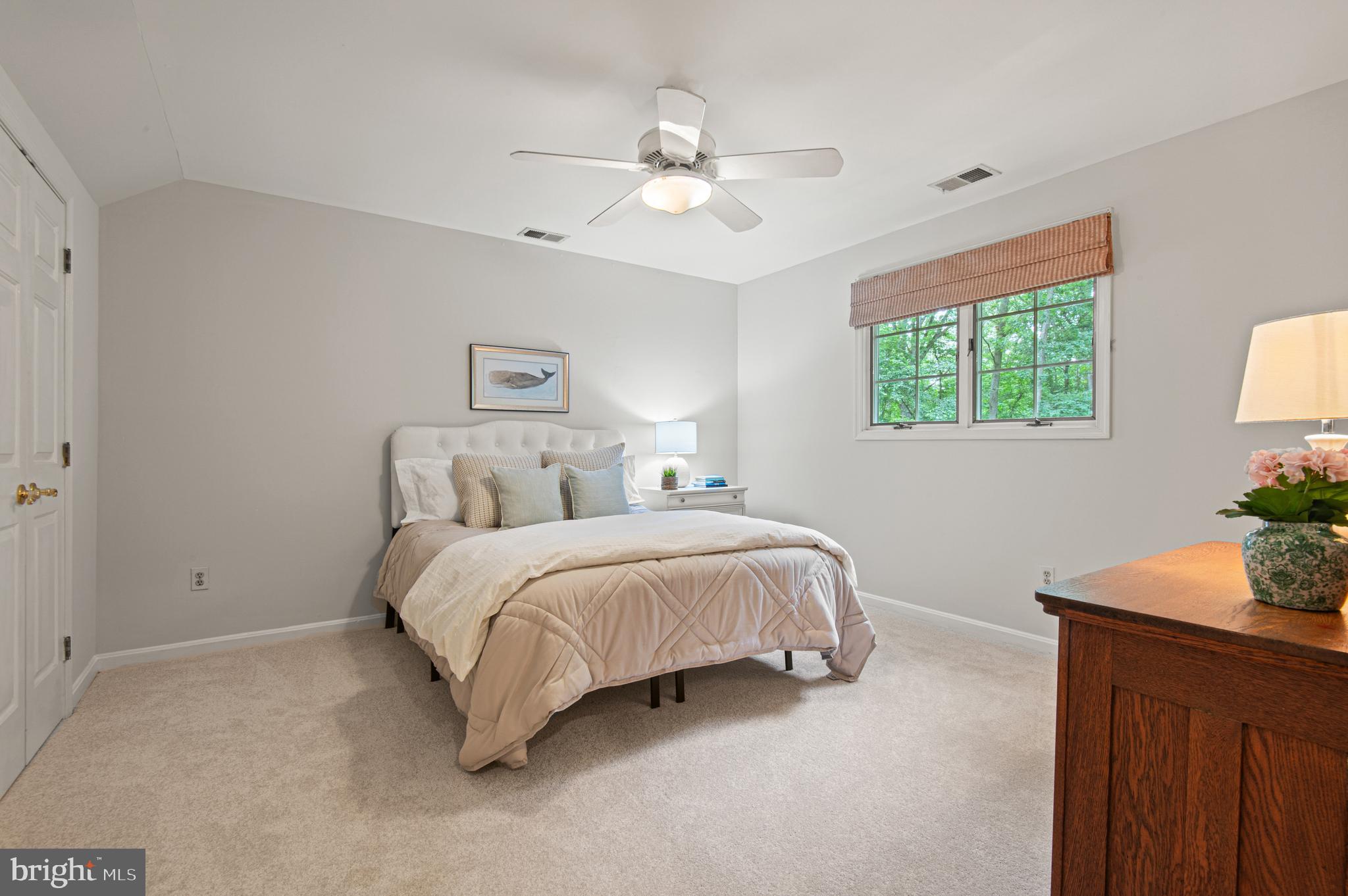 HENDERSON HILL - Residential