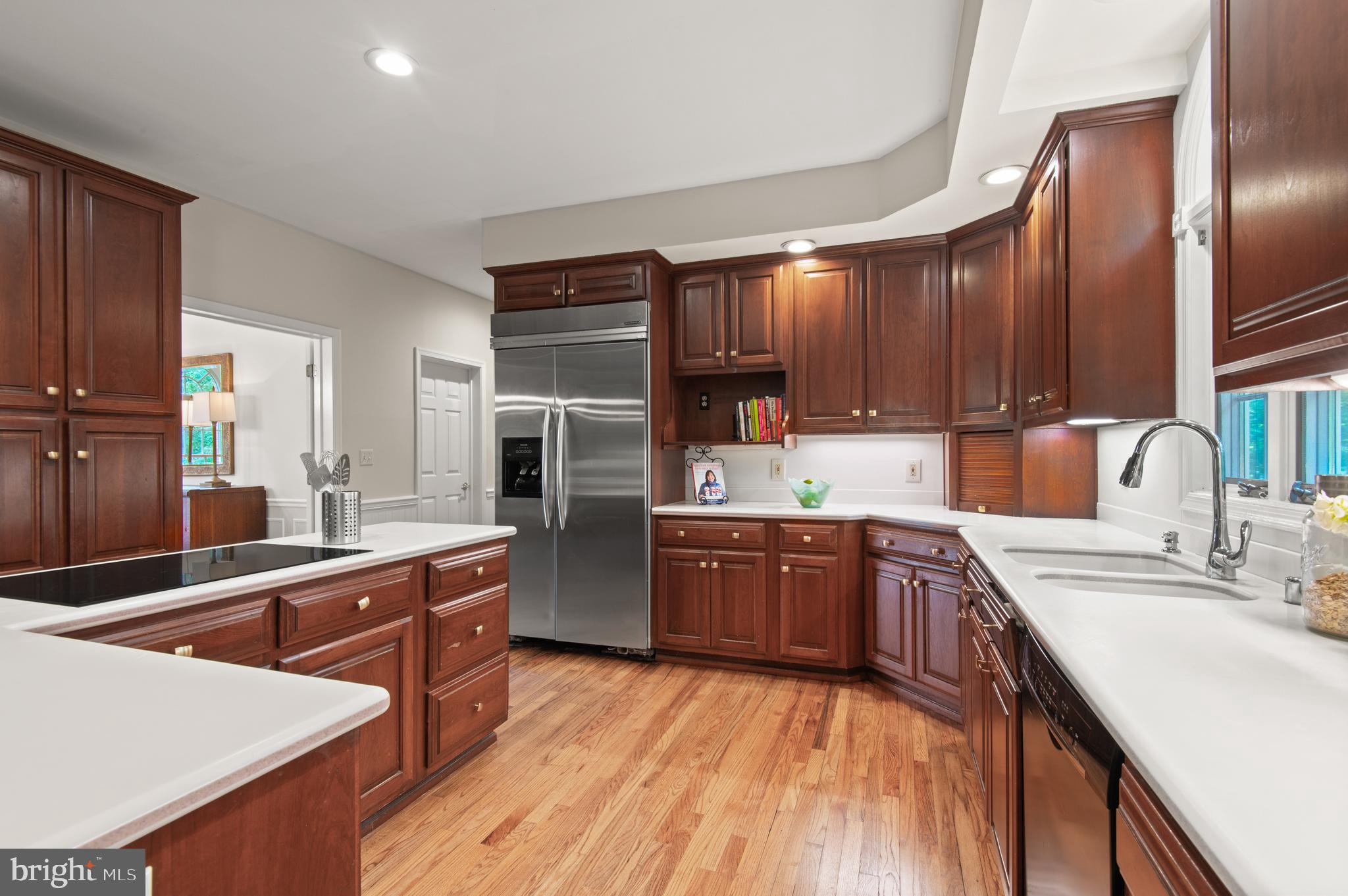 HENDERSON HILL - Residential