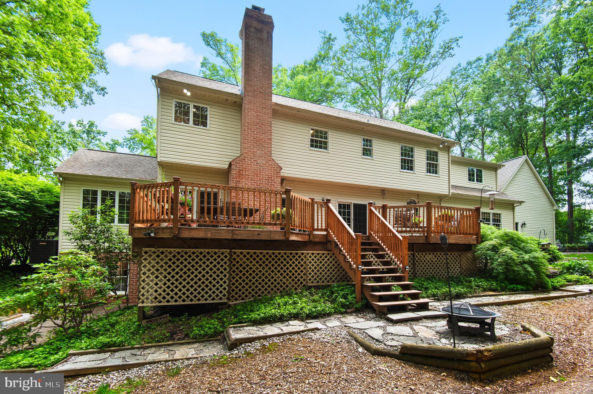 HENDERSON HILL - Residential