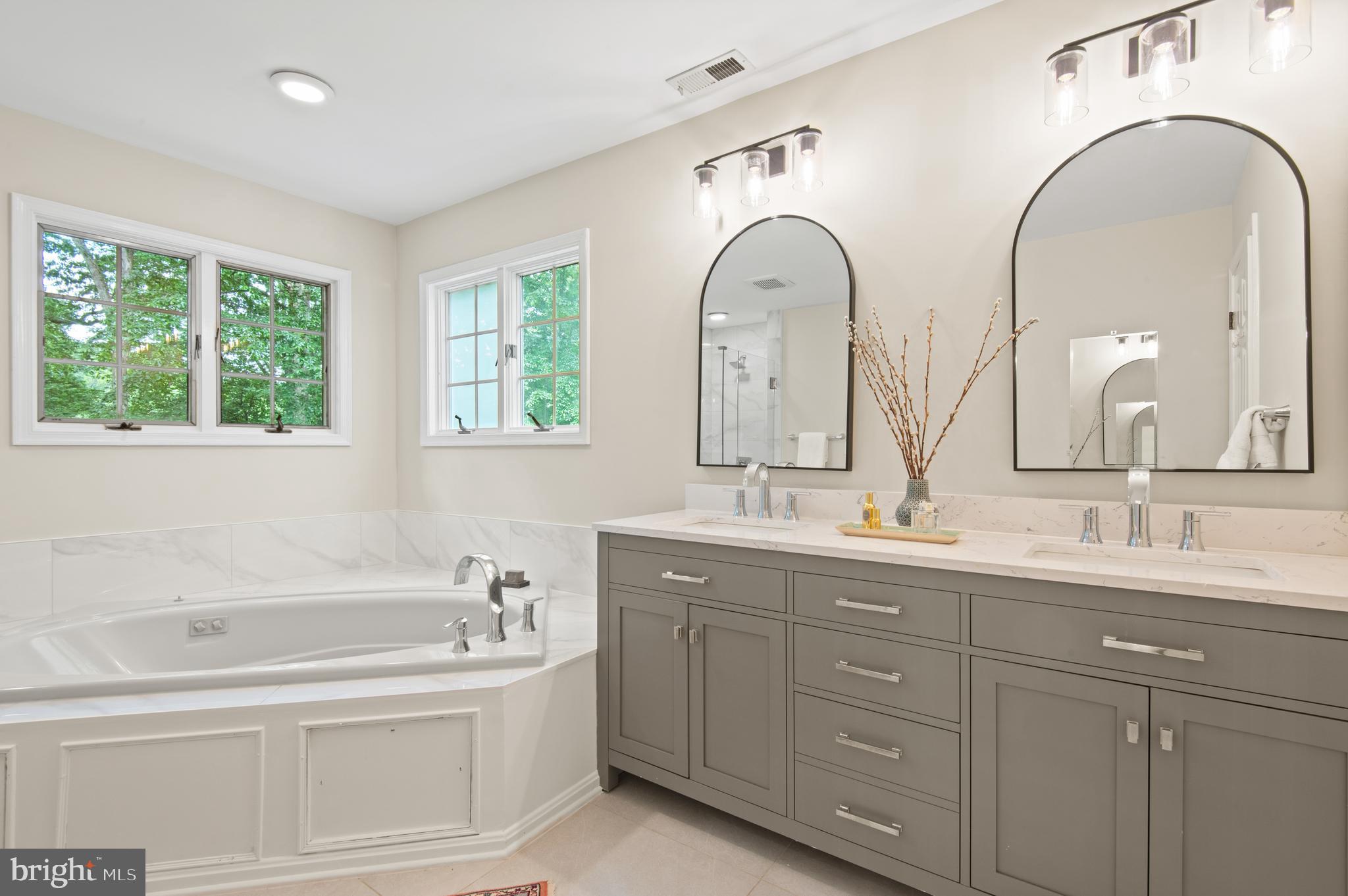 HENDERSON HILL - Residential