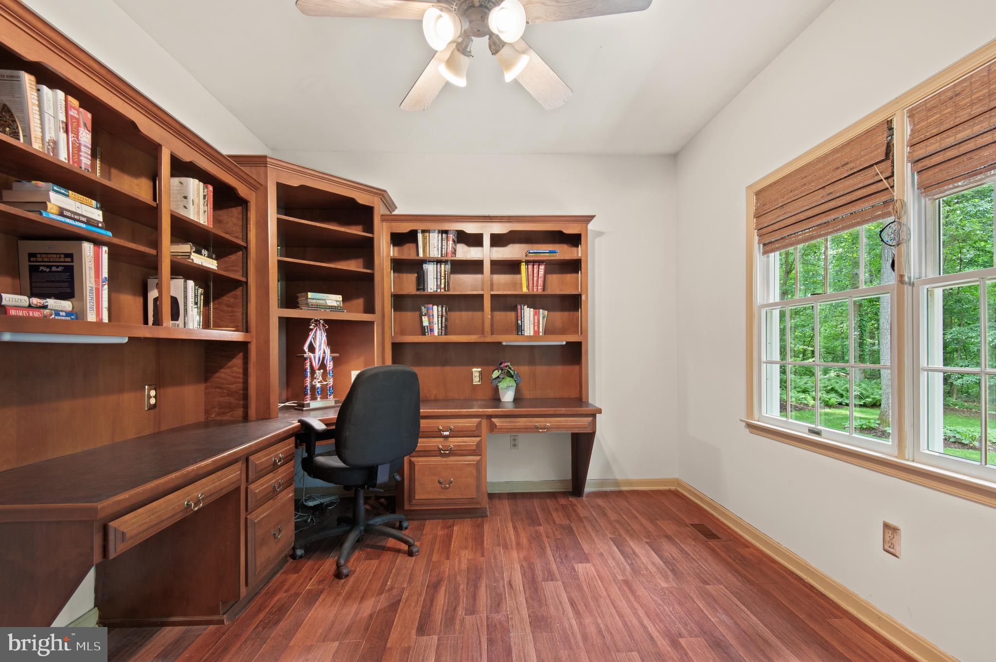 HENDERSON HILL - Residential