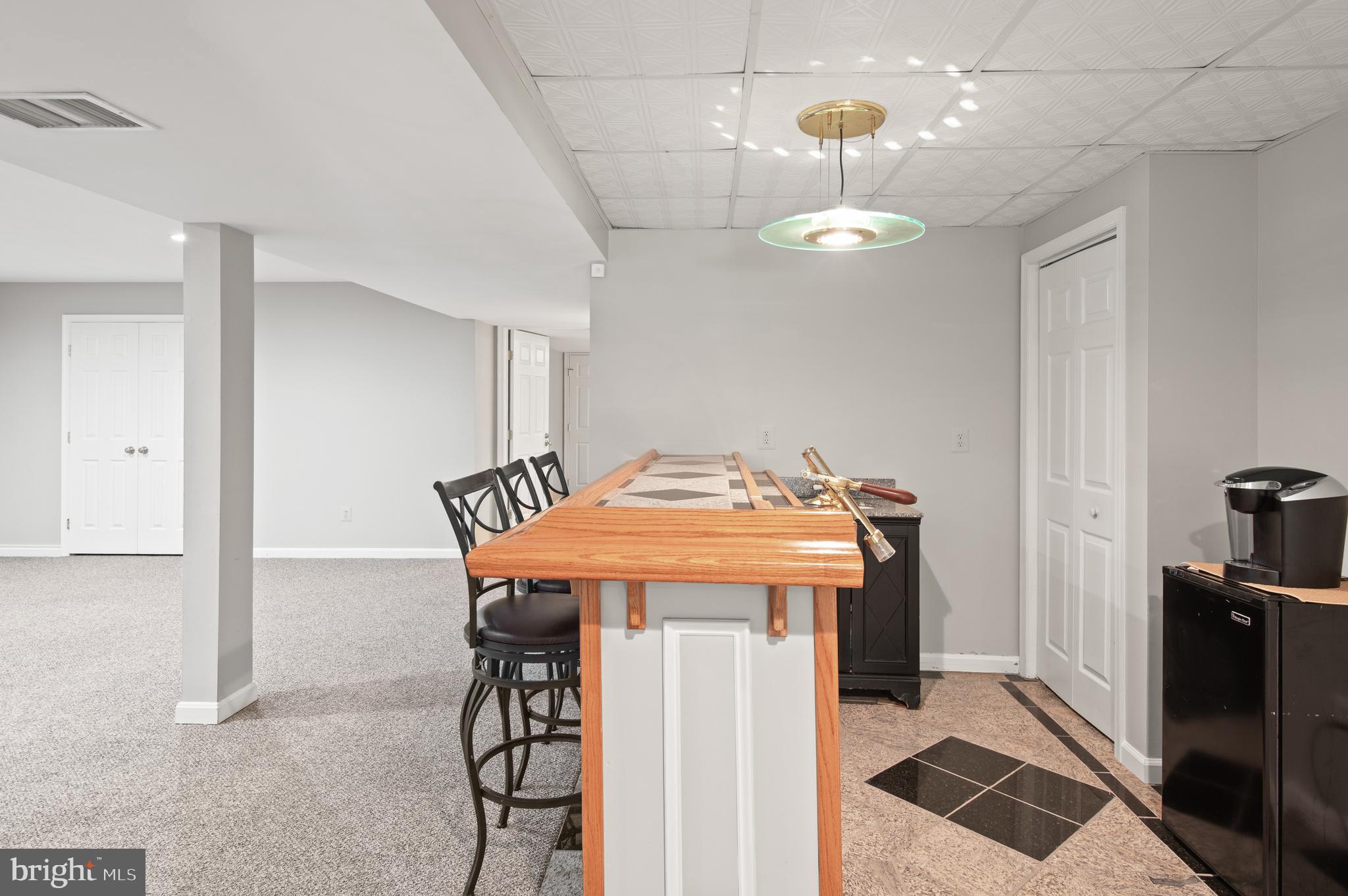 HENDERSON HILL - Residential