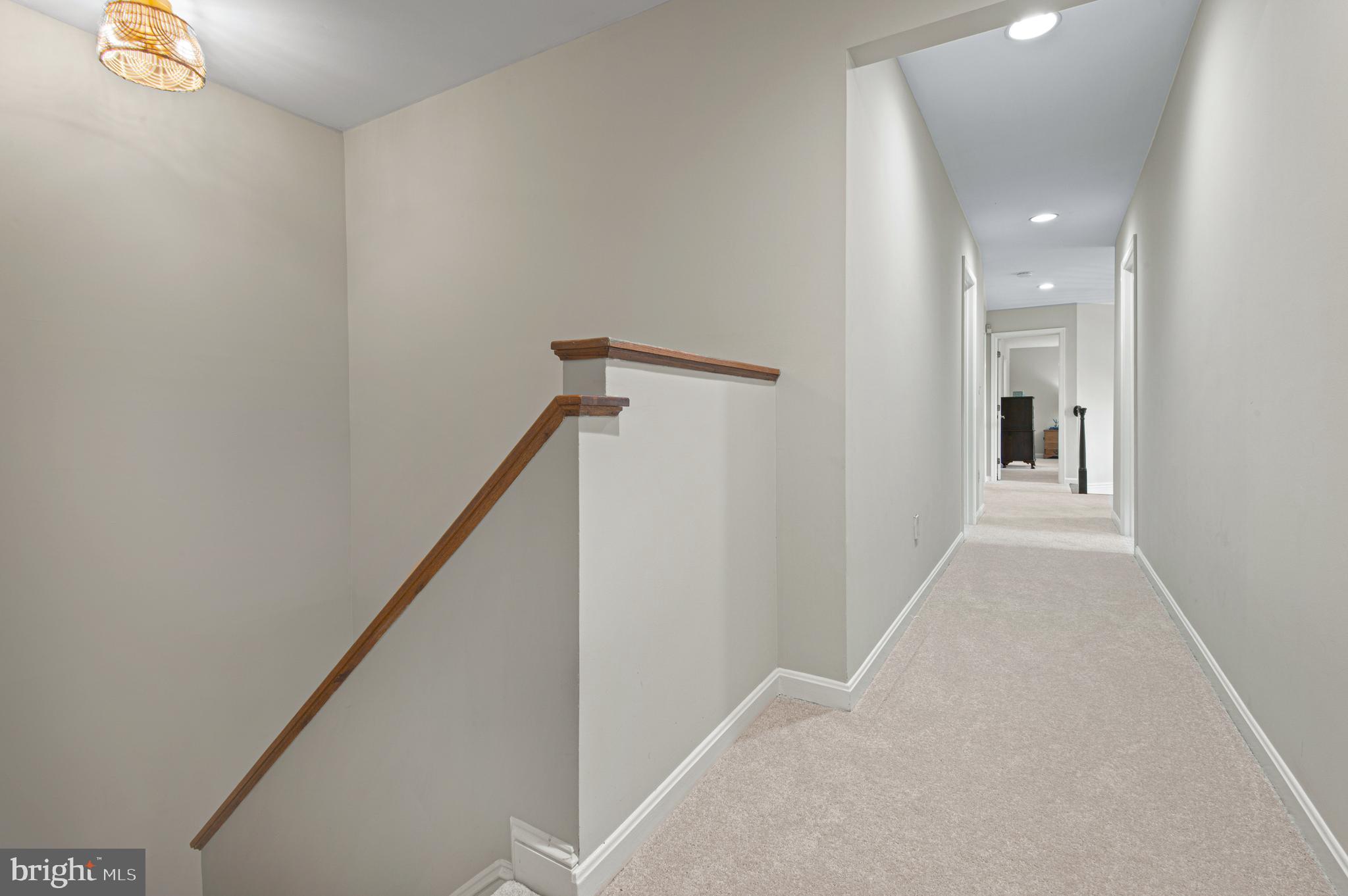 HENDERSON HILL - Residential