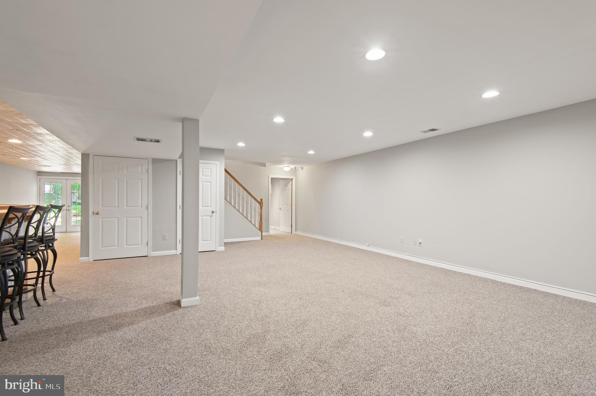 HENDERSON HILL - Residential