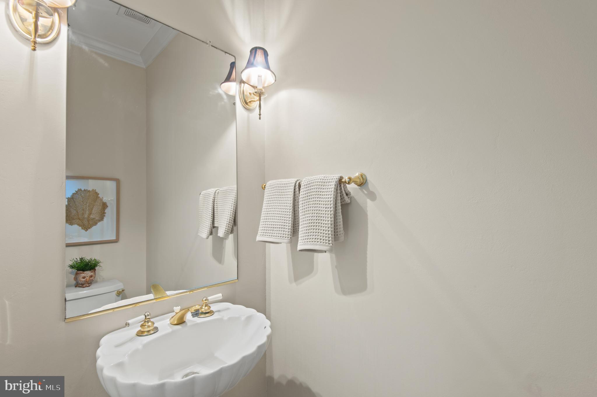 HENDERSON HILL - Residential