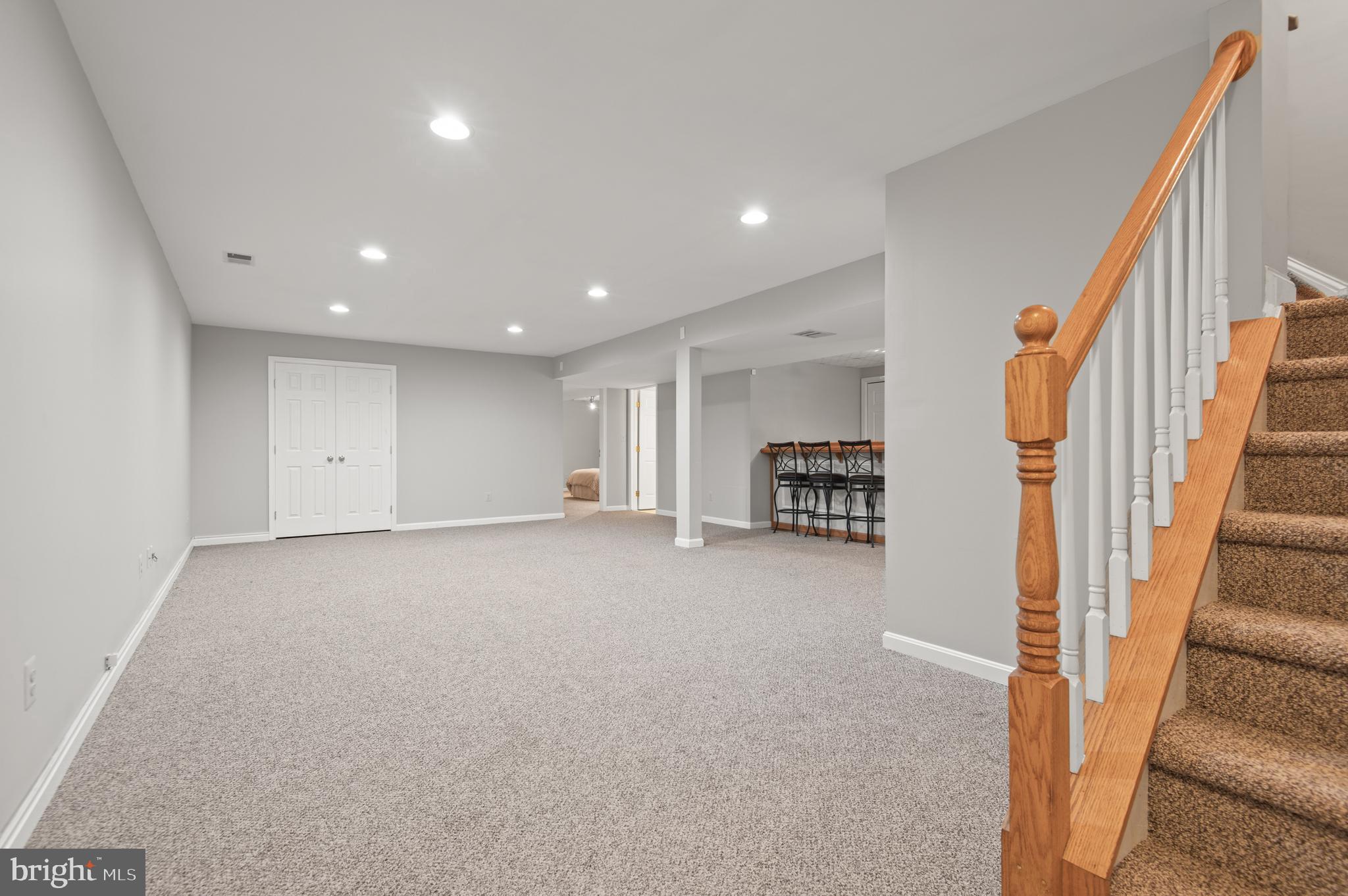 HENDERSON HILL - Residential