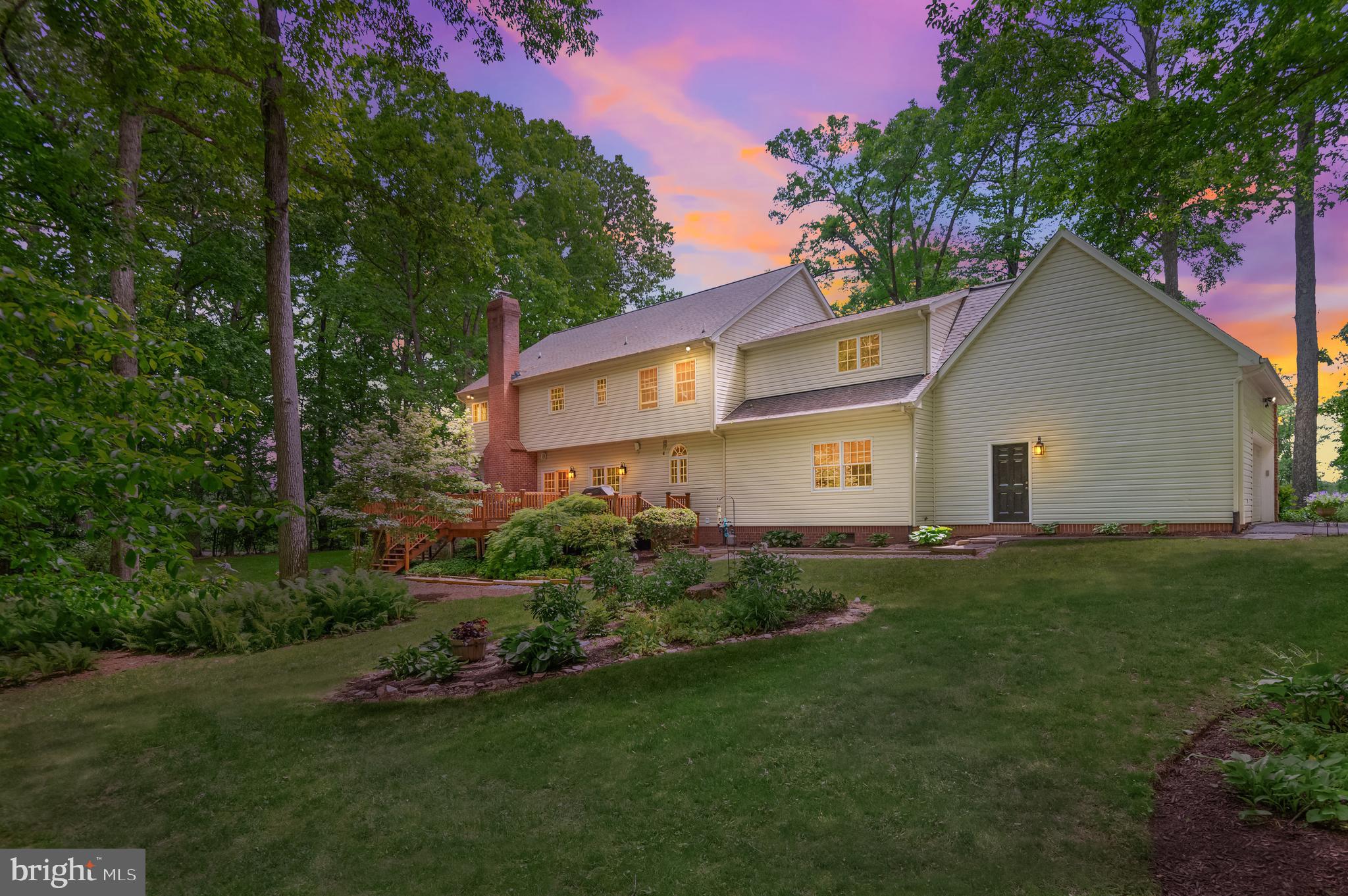 HENDERSON HILL - Residential