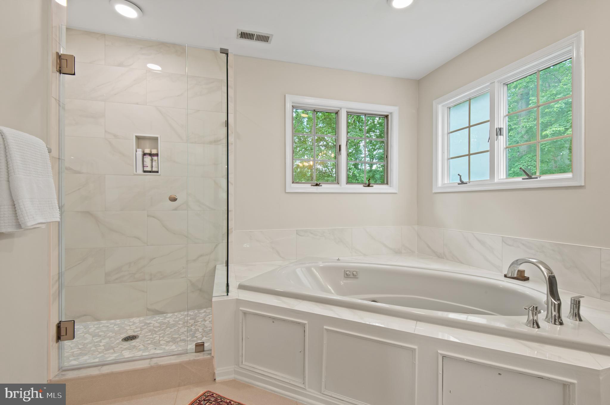 HENDERSON HILL - Residential