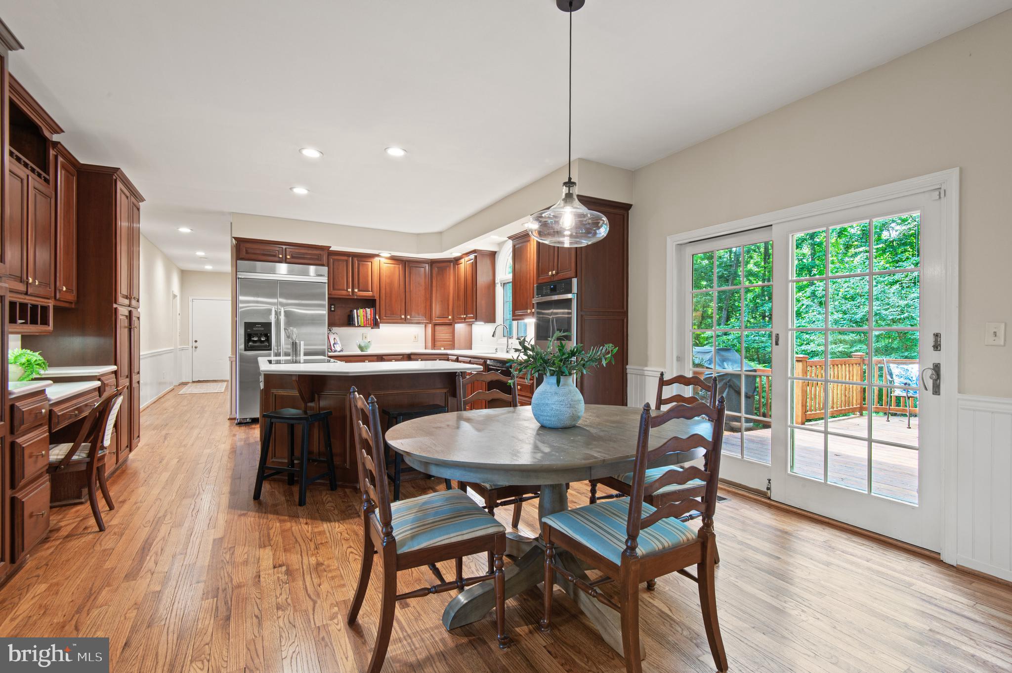 8 HENDERSON HILL COURT