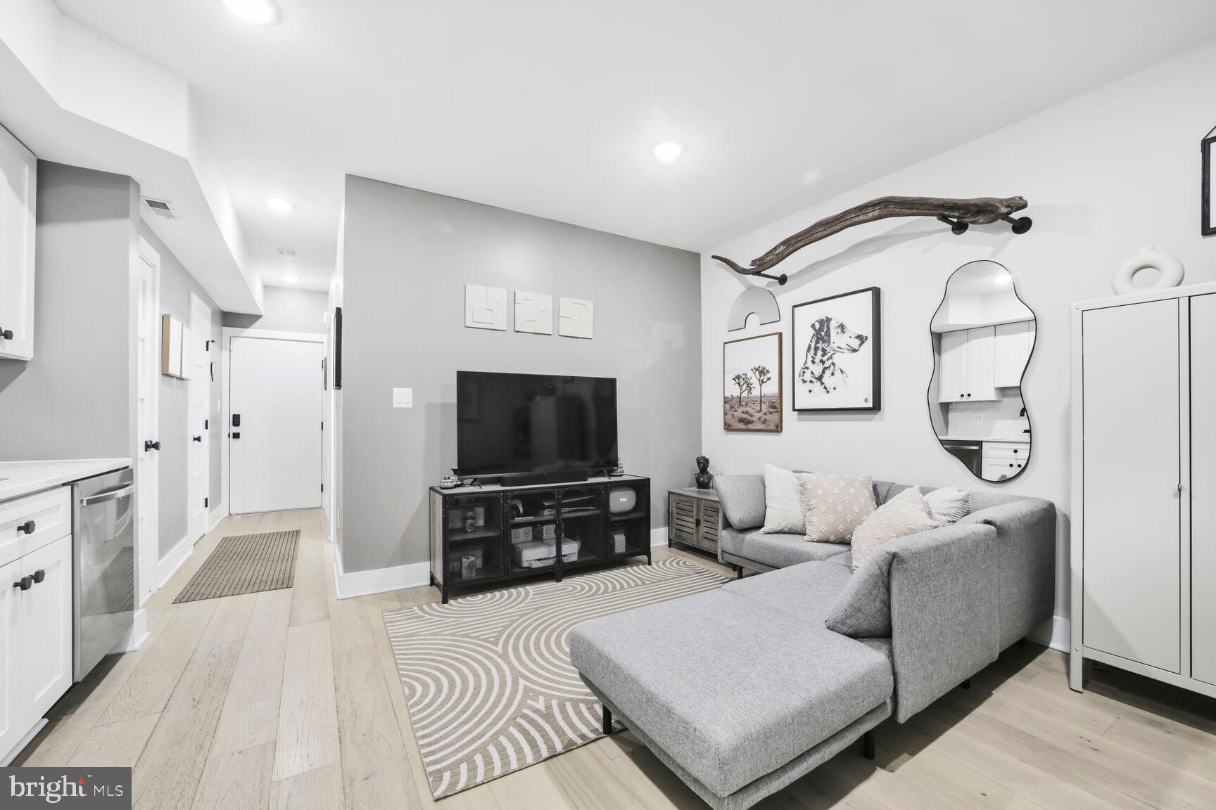 1144 OWEN PLACE NE 1