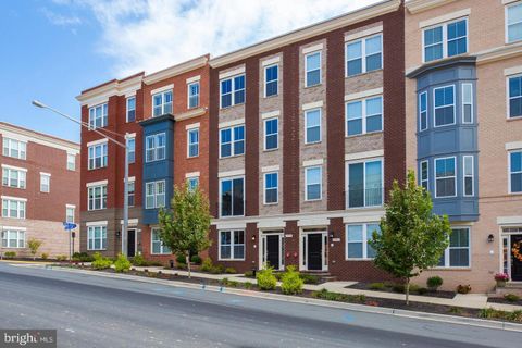 1979 ROLAND CLARKE PLACE RESTON VA 20191