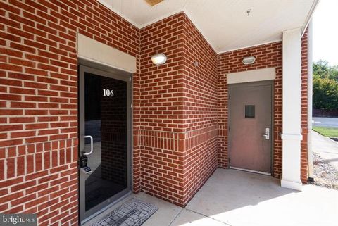 Photo of 3985 Prince William Parkway #106, WOODBRIDGE, VA 22192 (MLS # VAPW2117330)