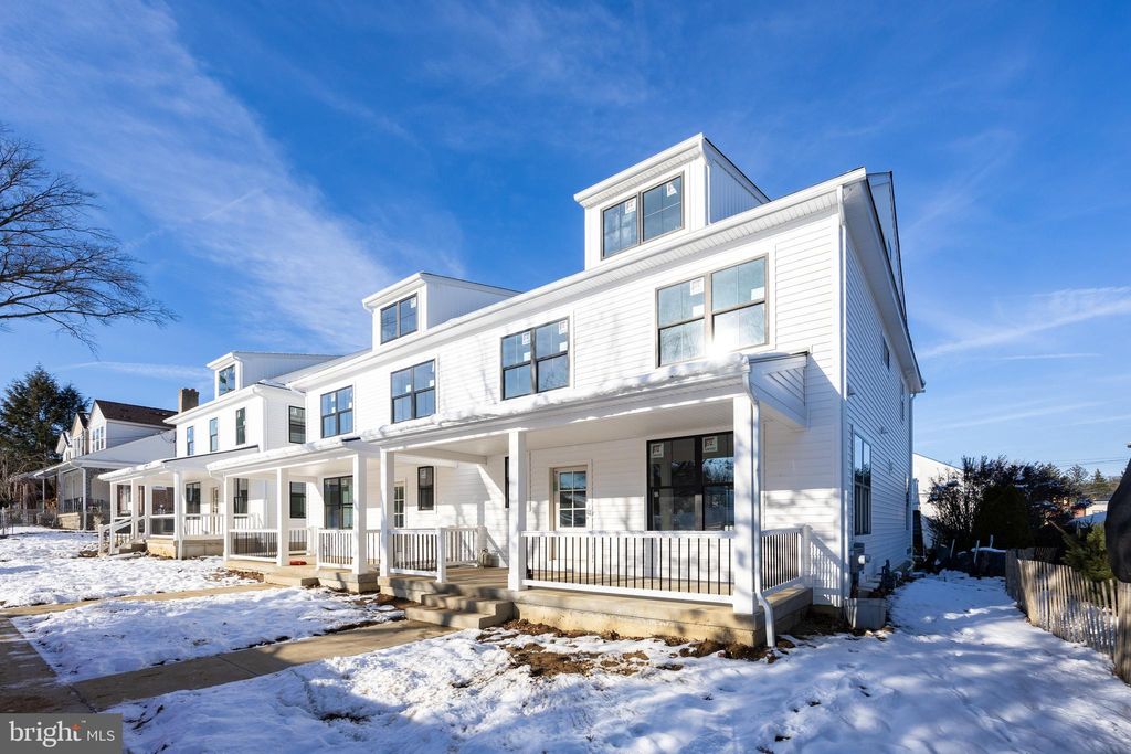 Photo of 453 E Franklin Street #TWIN B, MEDIA, PA 19063 (MLS # PADE2106084)