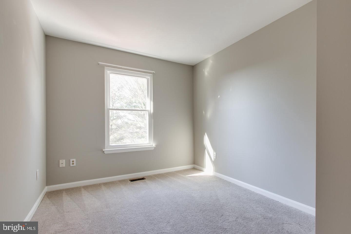 RIVER MILLS - Residential Lease