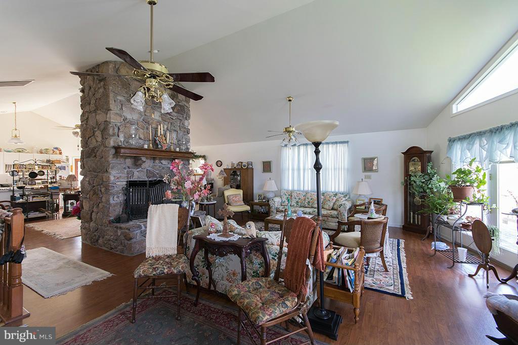 IMPERIAL ORCHARDS - Residential