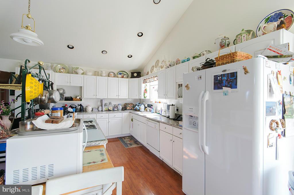 IMPERIAL ORCHARDS - Residential