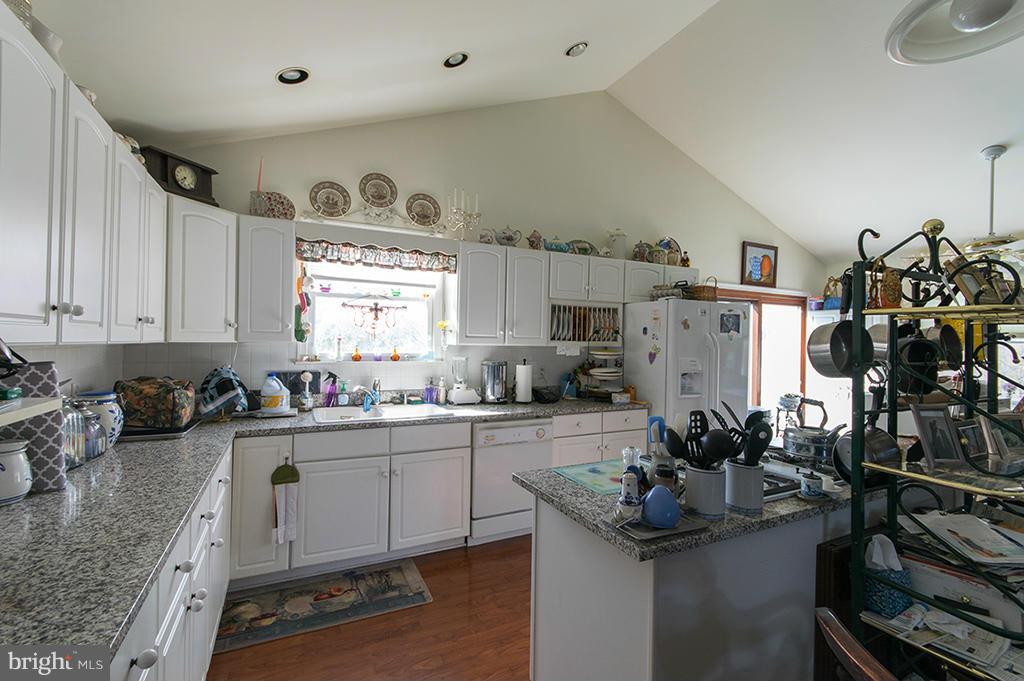 IMPERIAL ORCHARDS - Residential