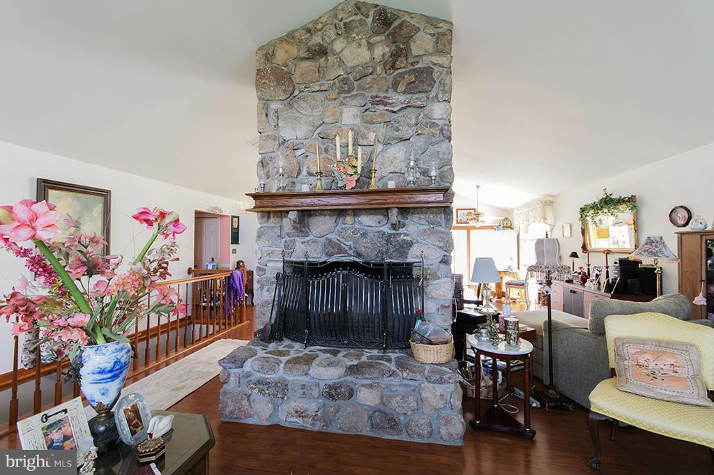 IMPERIAL ORCHARDS - Residential