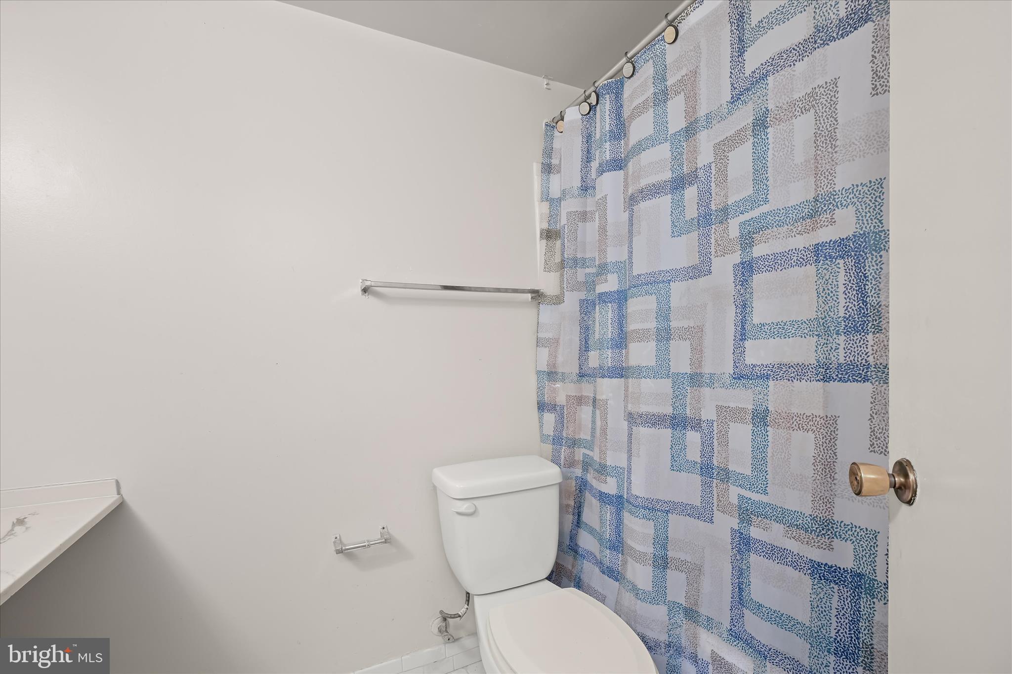 COLUMBIA TOWERS - Residential