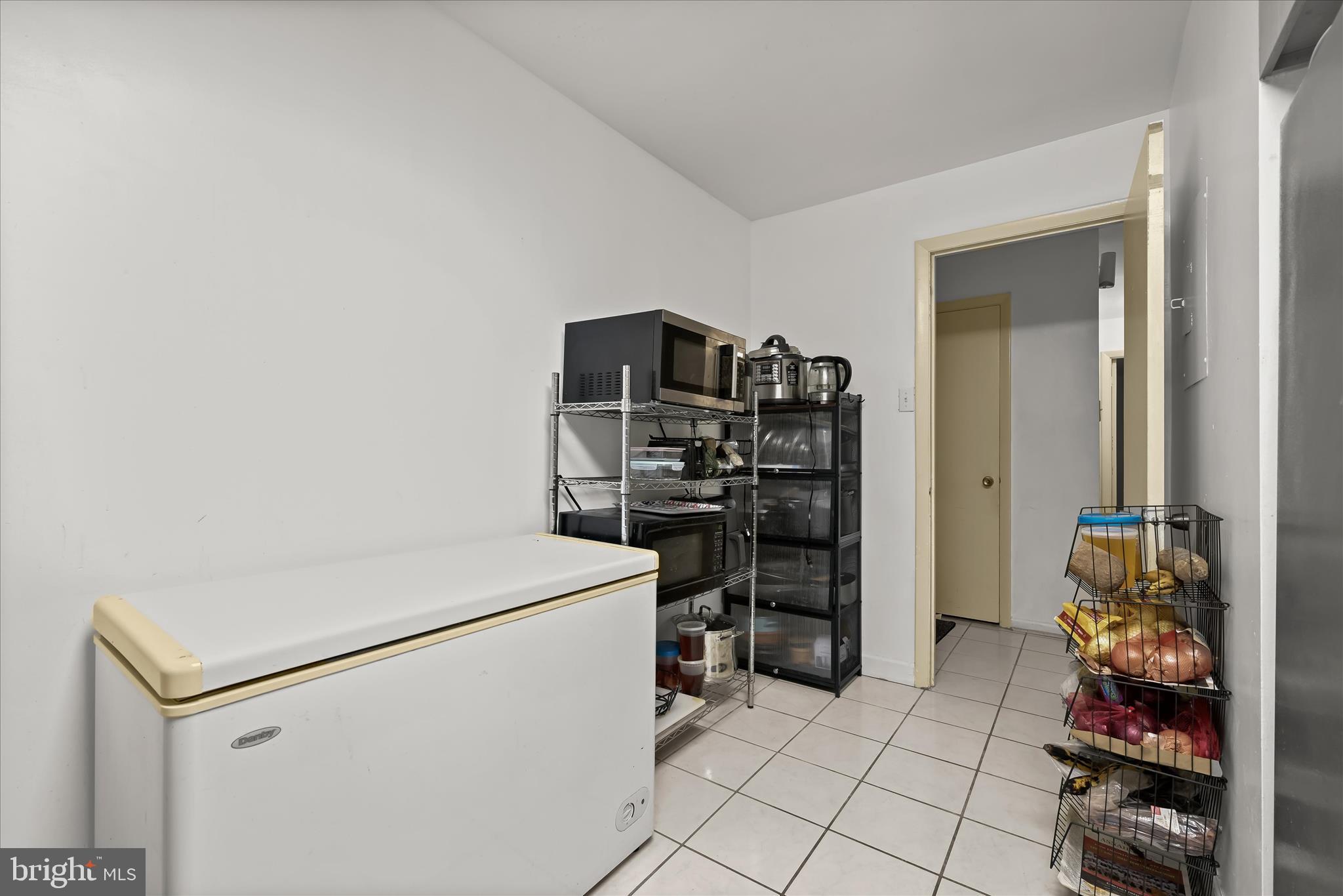 COLUMBIA TOWERS - Residential