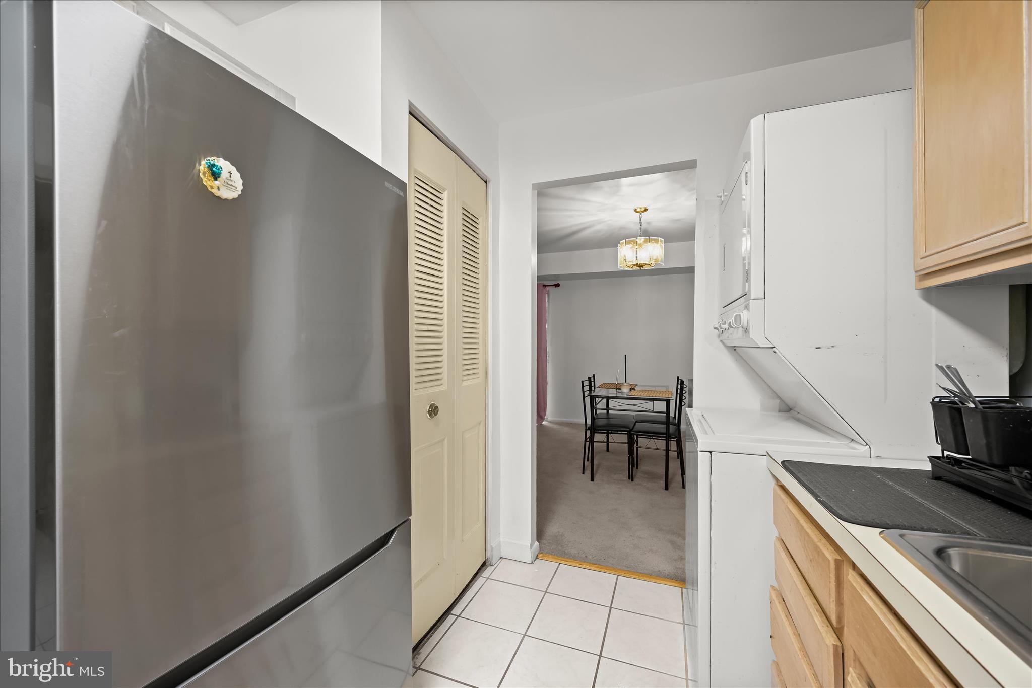 COLUMBIA TOWERS - Residential