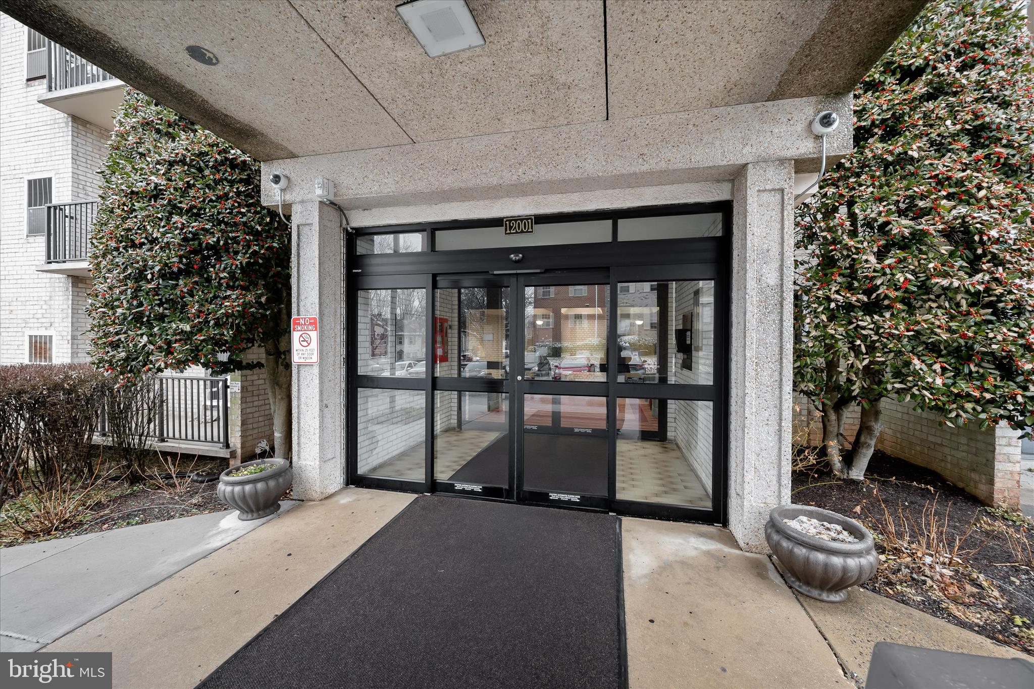 COLUMBIA TOWERS - Residential