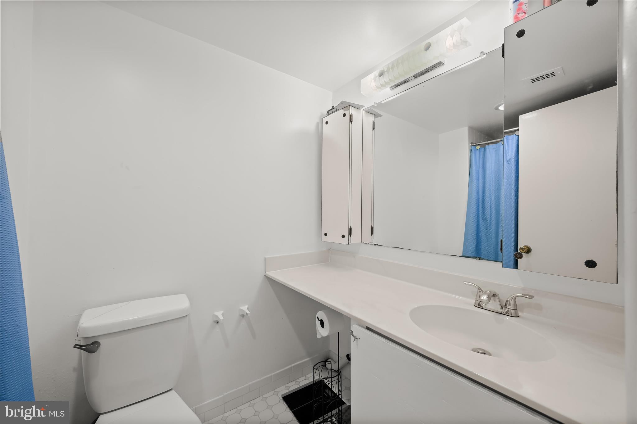 COLUMBIA TOWERS - Residential