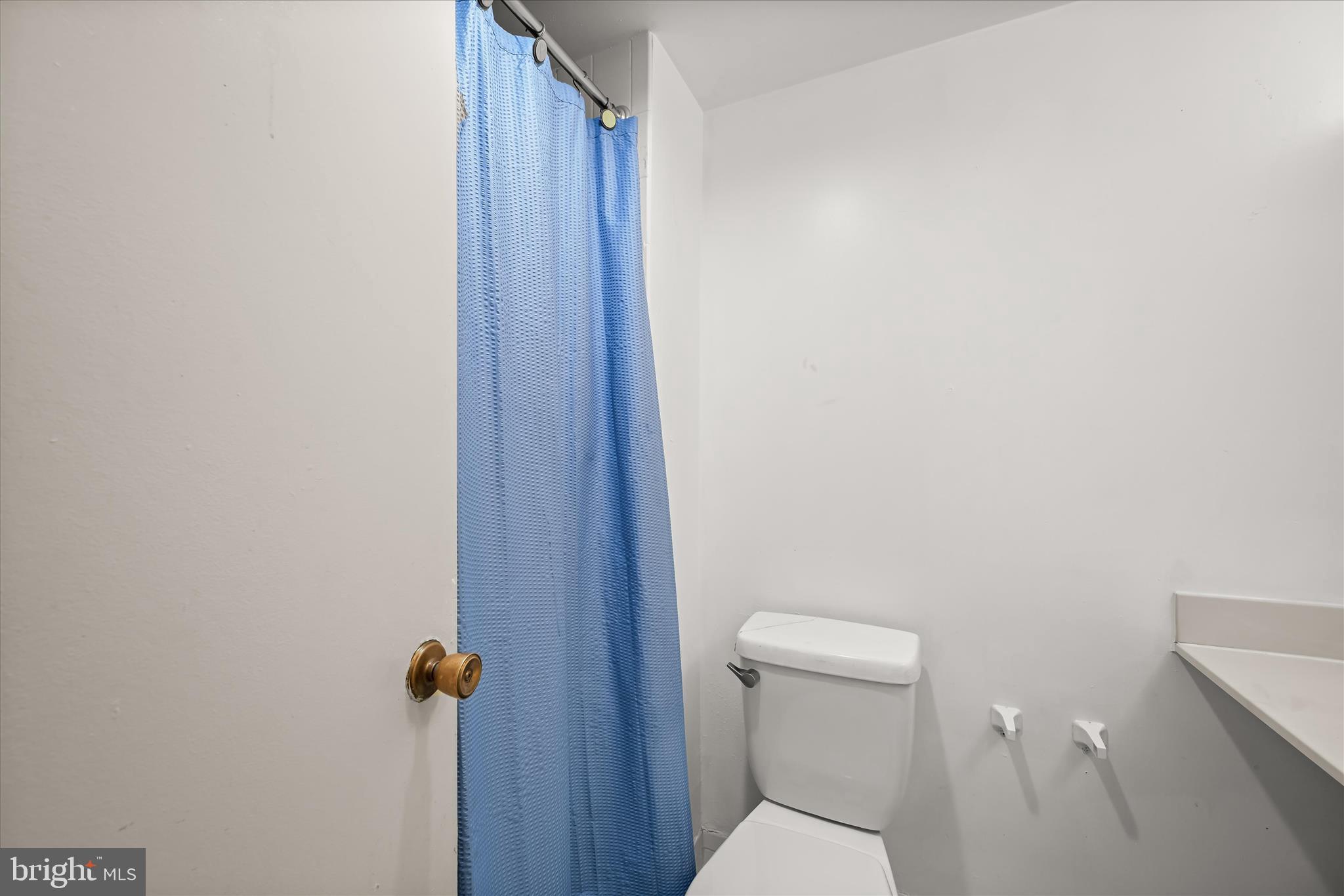 COLUMBIA TOWERS - Residential