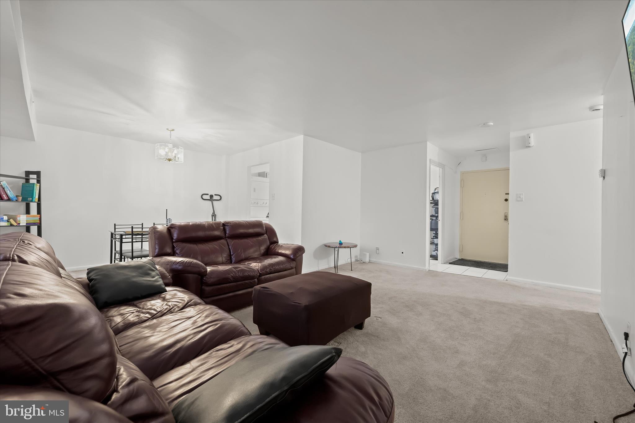 COLUMBIA TOWERS - Residential