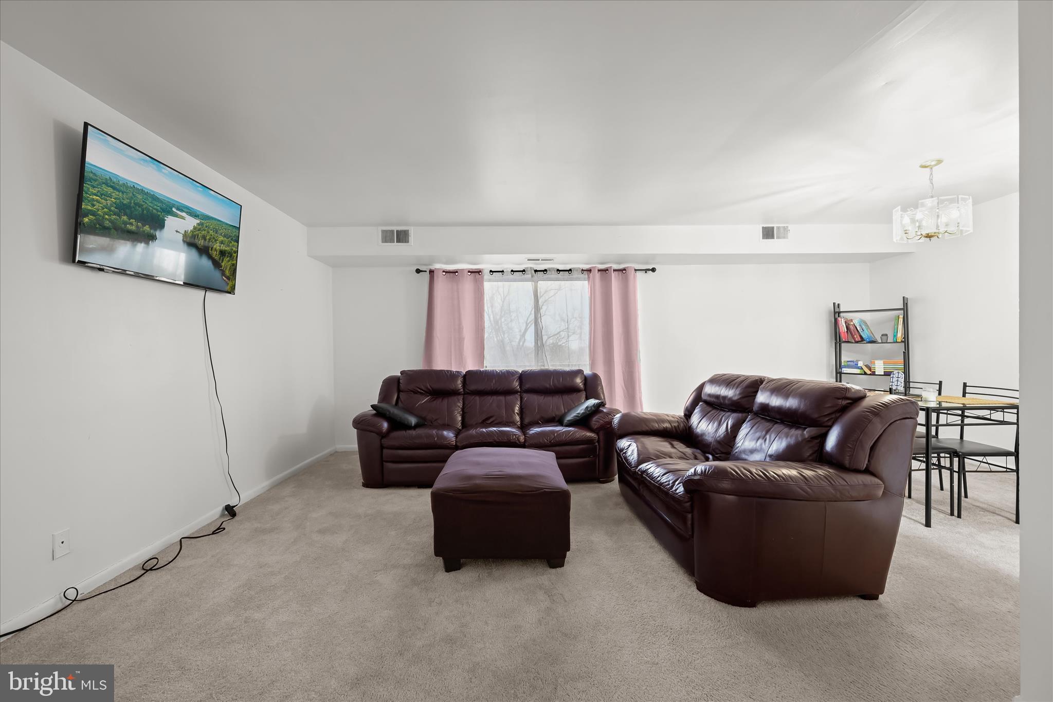 COLUMBIA TOWERS - Residential