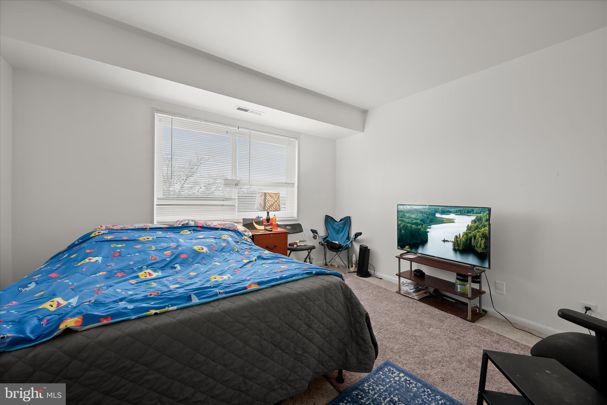 COLUMBIA TOWERS - Residential